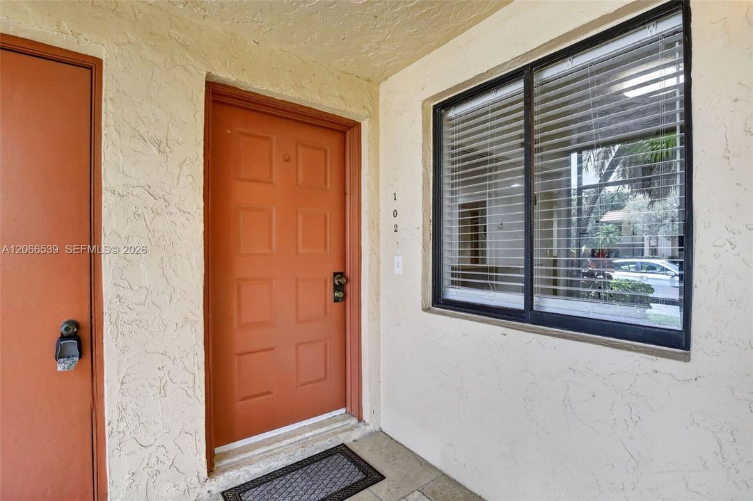 For Rent: $2,300 (2 beds, 2 baths, 1256 Square Feet)