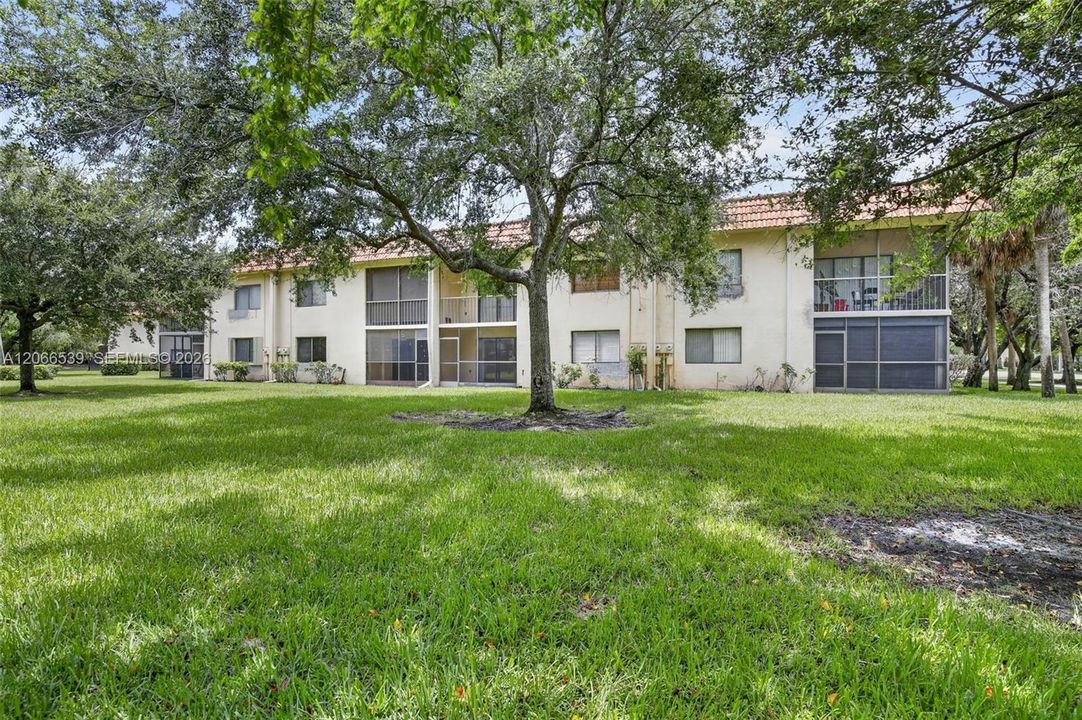 For Rent: $2,300 (2 beds, 2 baths, 1256 Square Feet)