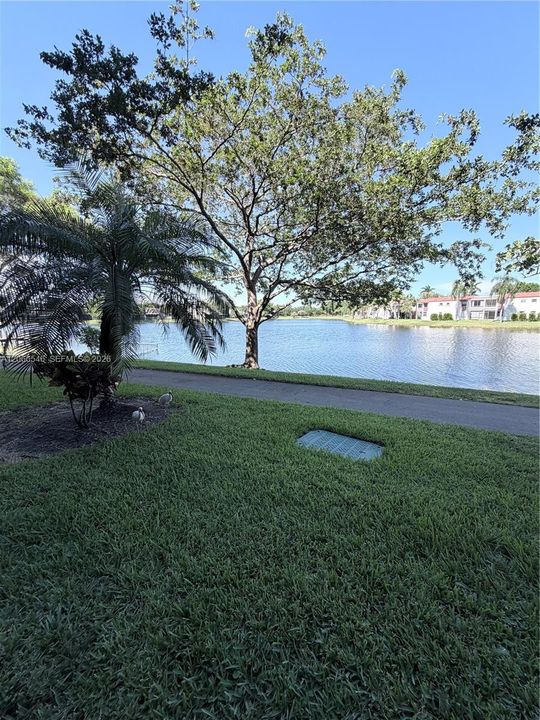 For Sale: $185,000 (2 beds, 2 baths, 1021 Square Feet)