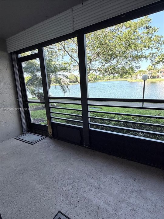 For Sale: $185,000 (2 beds, 2 baths, 1021 Square Feet)