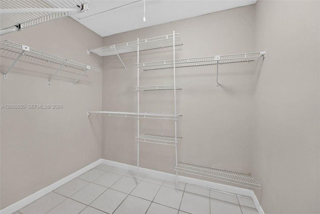 For Sale: $475,000 (3 beds, 2 baths, 1588 Square Feet)