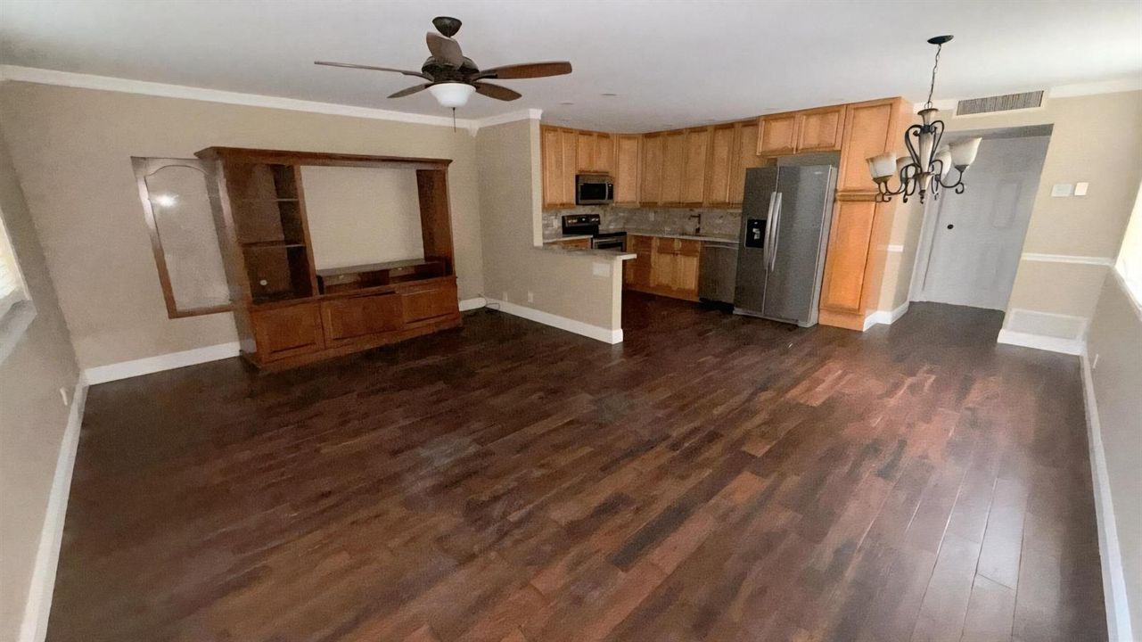 Kitchen/ Living area