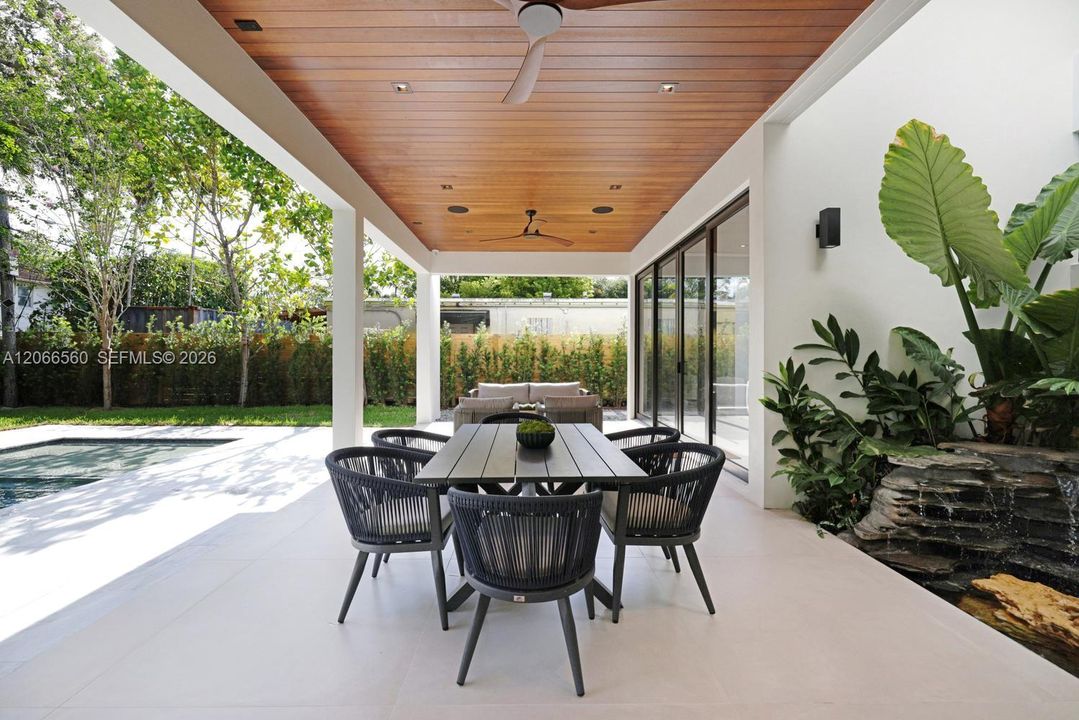 For Sale: $2,850,000 (4 beds, 2 baths, 3129 Square Feet)