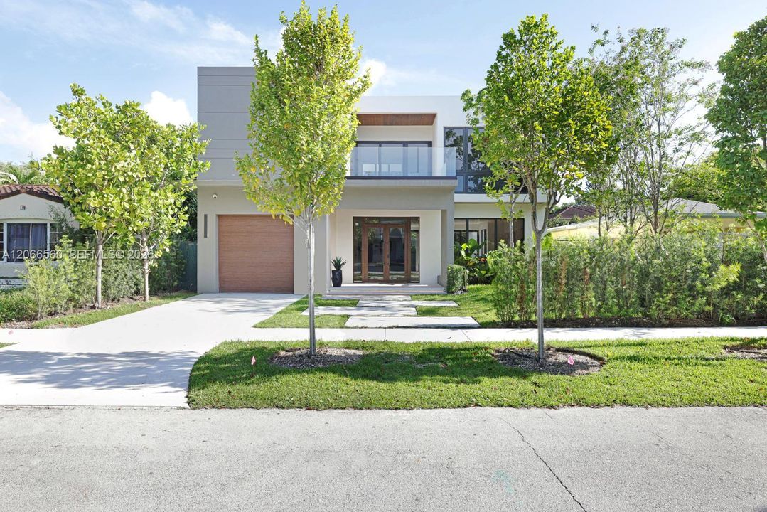 For Sale: $2,850,000 (4 beds, 2 baths, 3129 Square Feet)
