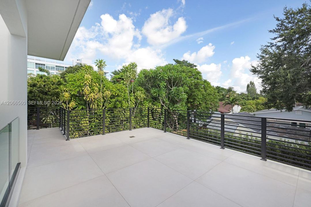 For Sale: $2,850,000 (4 beds, 2 baths, 3129 Square Feet)