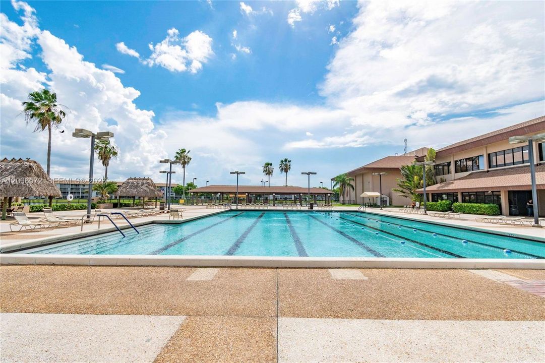 For Sale: $184,900 (2 beds, 2 baths, 1166 Square Feet)