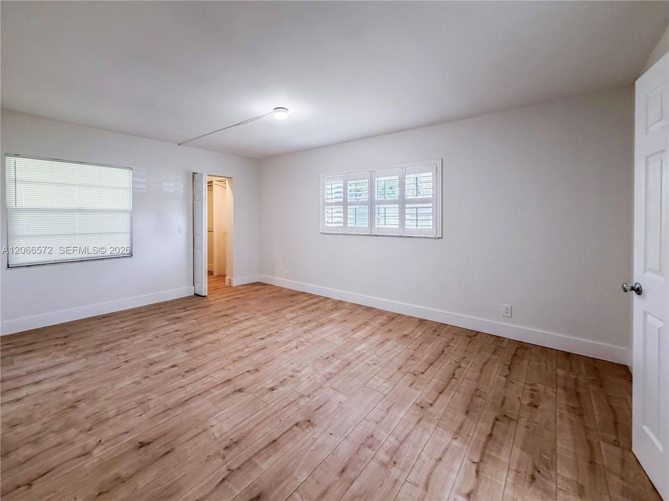 For Sale: $184,900 (2 beds, 2 baths, 1166 Square Feet)