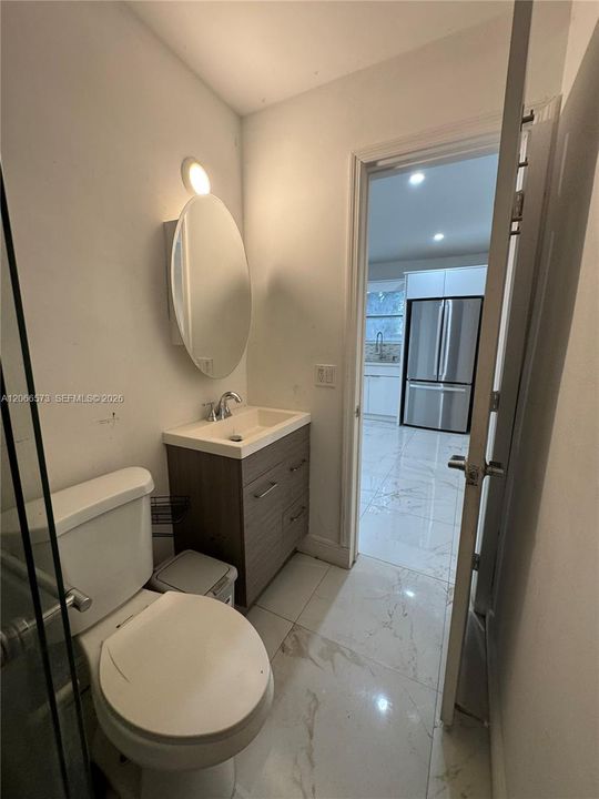 Active With Contract: $2,400 (2 beds, 1 baths, 805 Square Feet)