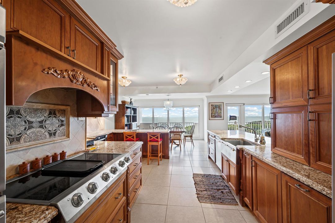 3 Kitchen (1)