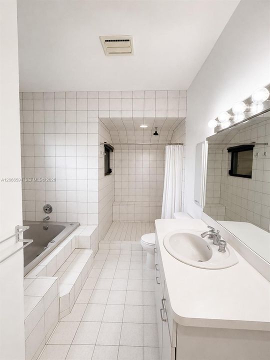 For Rent: $3,800 (3 beds, 2 baths, 2757 Square Feet)