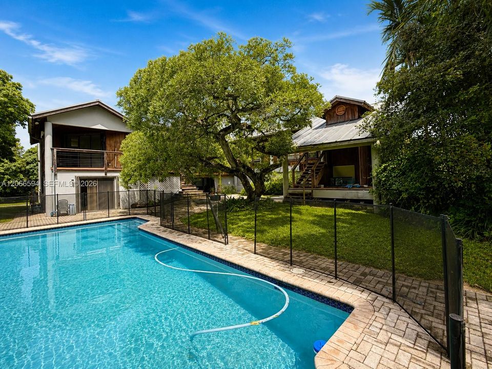 For Rent: $3,800 (3 beds, 2 baths, 2757 Square Feet)