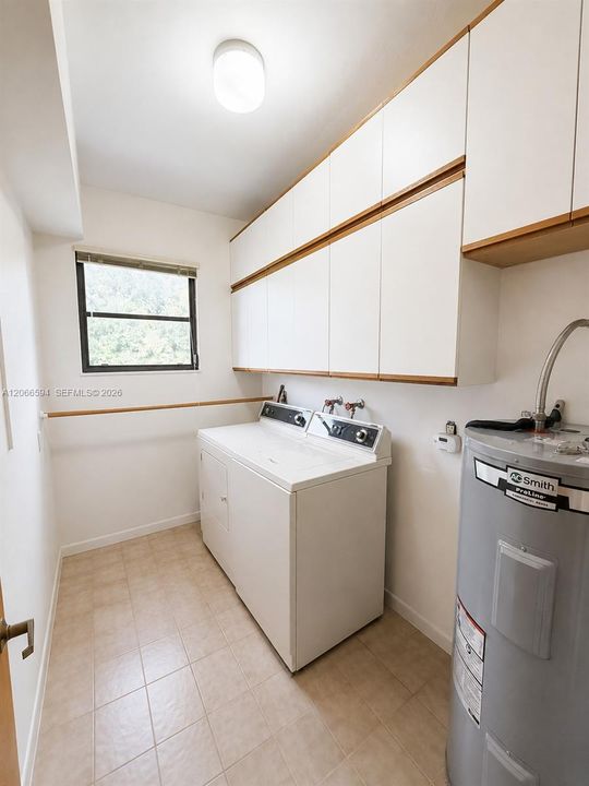 For Rent: $3,800 (3 beds, 2 baths, 2757 Square Feet)