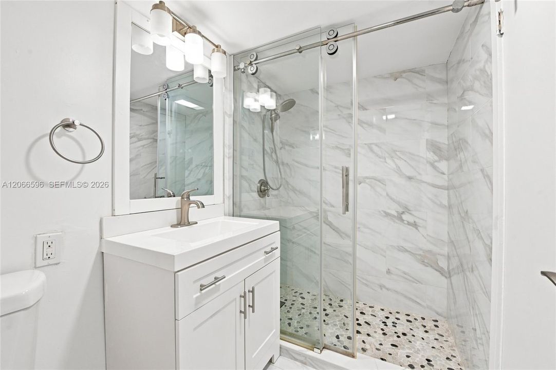 For Sale: $274,900 (2 beds, 1 baths, 950 Square Feet)