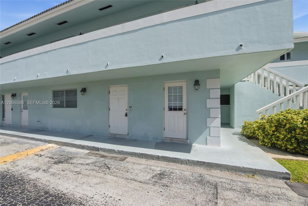 For Sale: $274,900 (2 beds, 1 baths, 950 Square Feet)