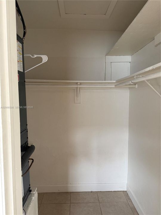 For Rent: $1,425 (1 beds, 1 baths, 7464 Square Feet)