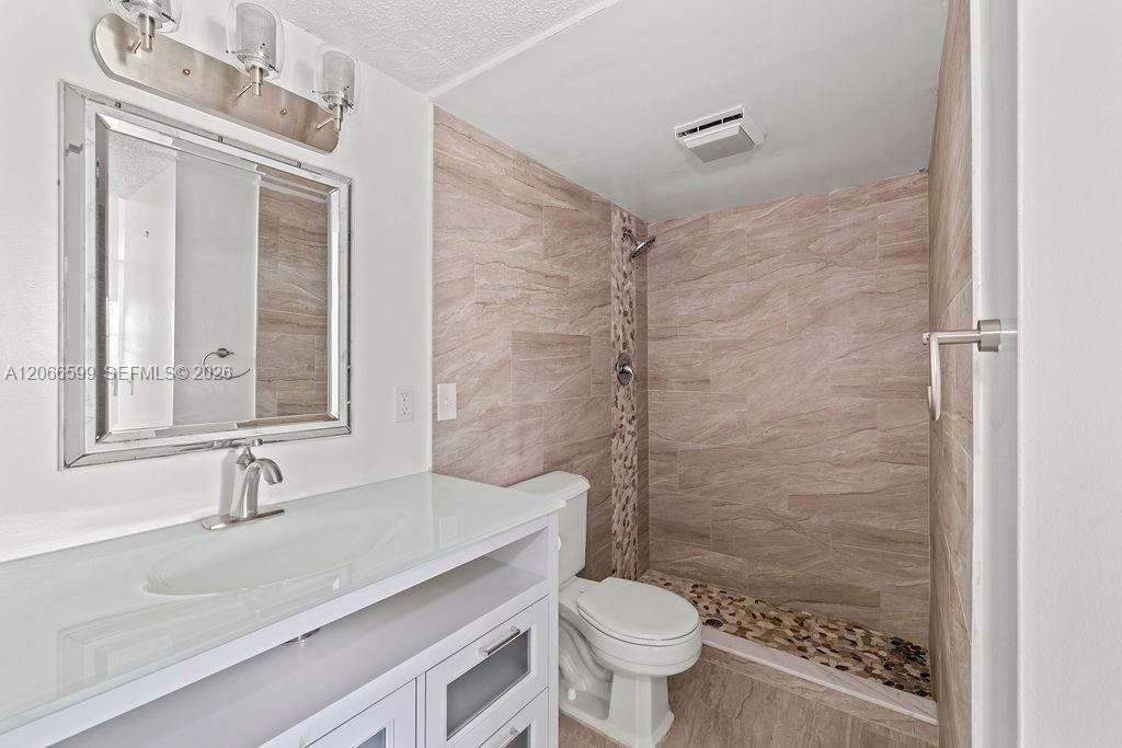For Rent: $1,950 (2 beds, 2 baths, 1040 Square Feet)