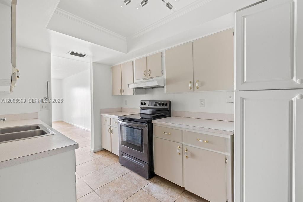 For Rent: $1,950 (2 beds, 2 baths, 1040 Square Feet)