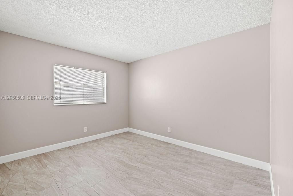 For Rent: $1,950 (2 beds, 2 baths, 1040 Square Feet)