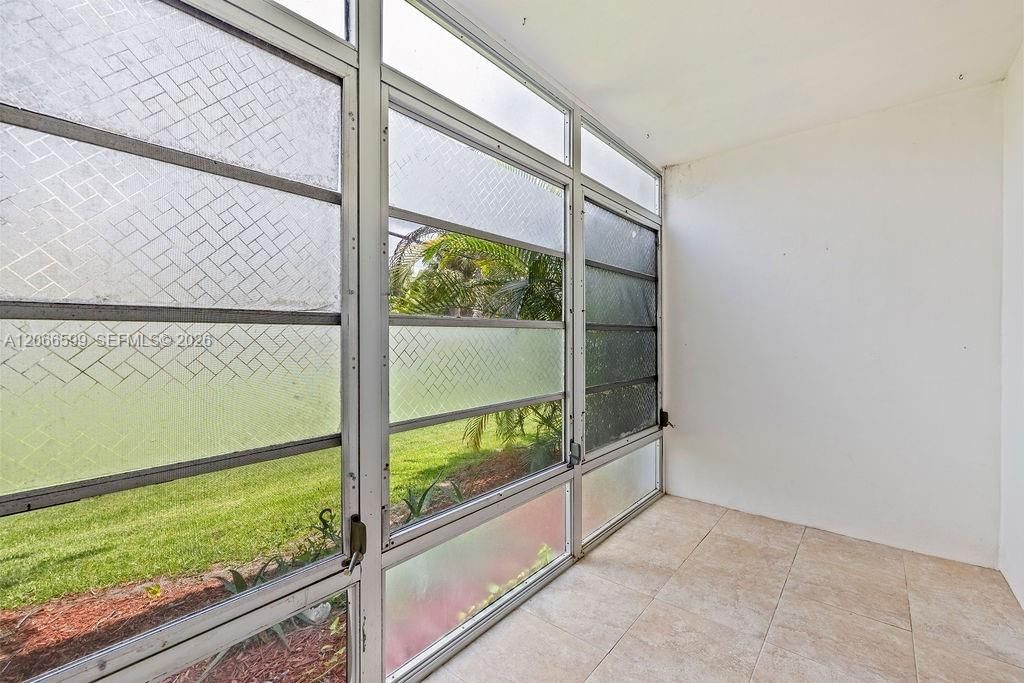 For Rent: $1,950 (2 beds, 2 baths, 1040 Square Feet)