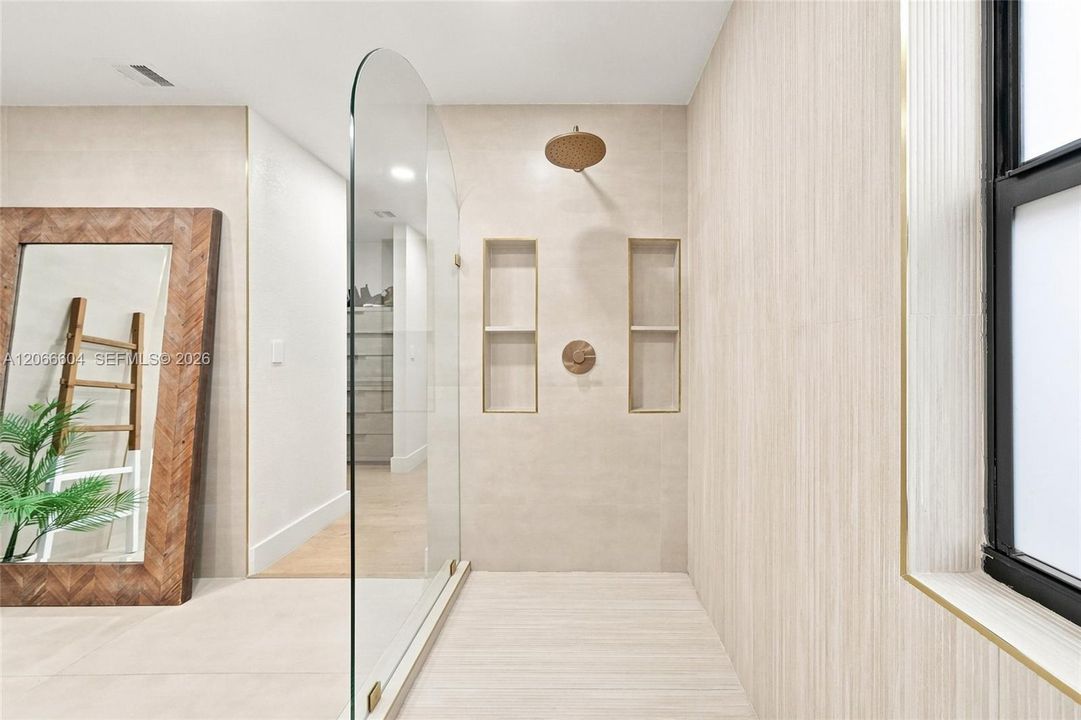 На продажу: $829,900 (4 спален, 2 ванн, 2049 Квадратных фут)