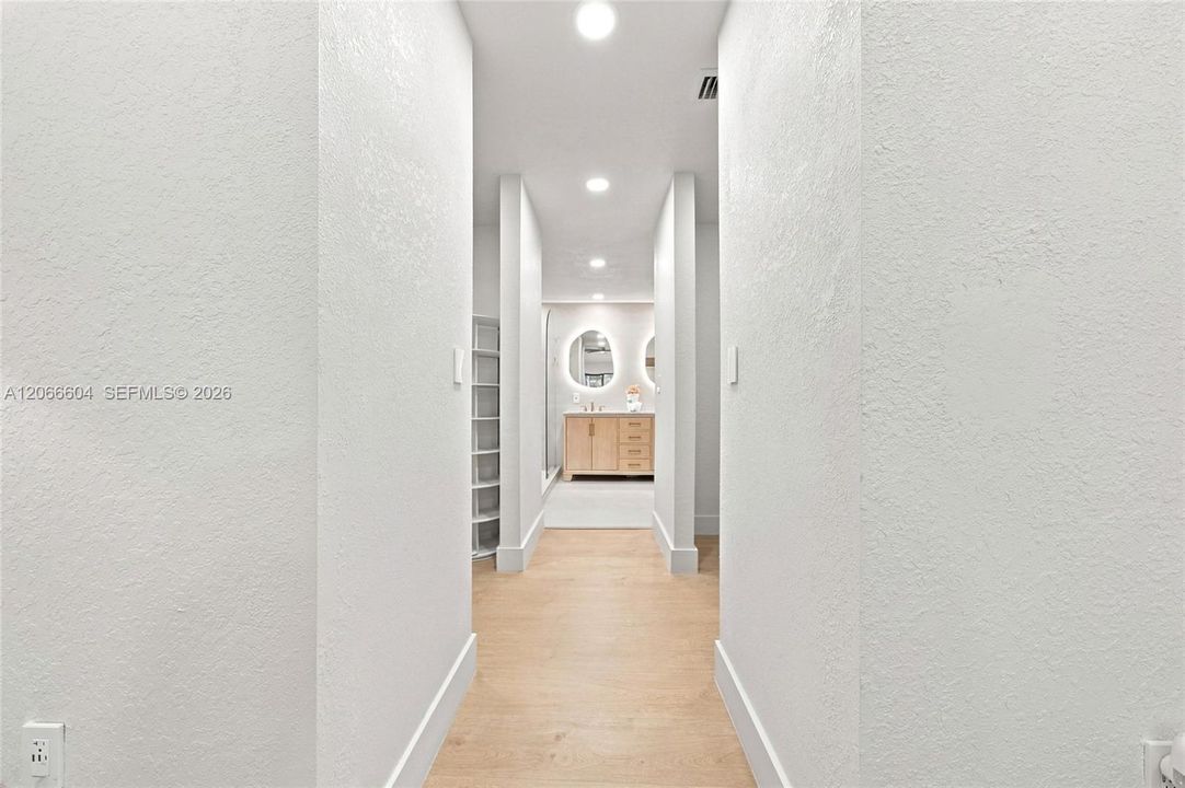 На продажу: $829,900 (4 спален, 2 ванн, 2049 Квадратных фут)