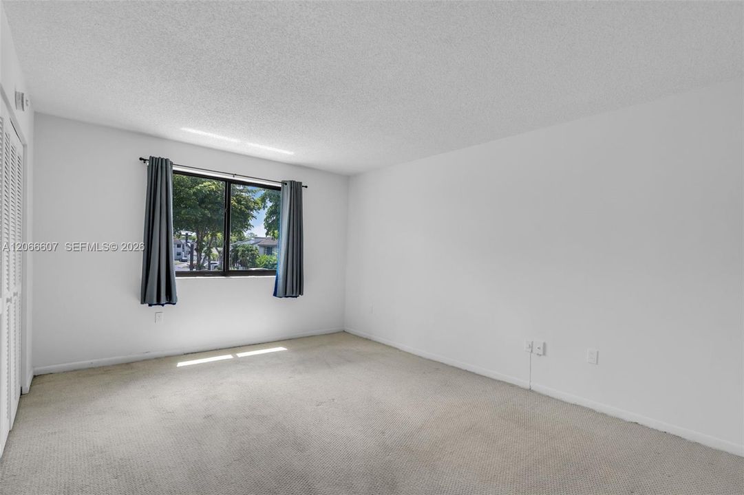 For Sale: $405,000 (3 beds, 2 baths, 1360 Square Feet)
