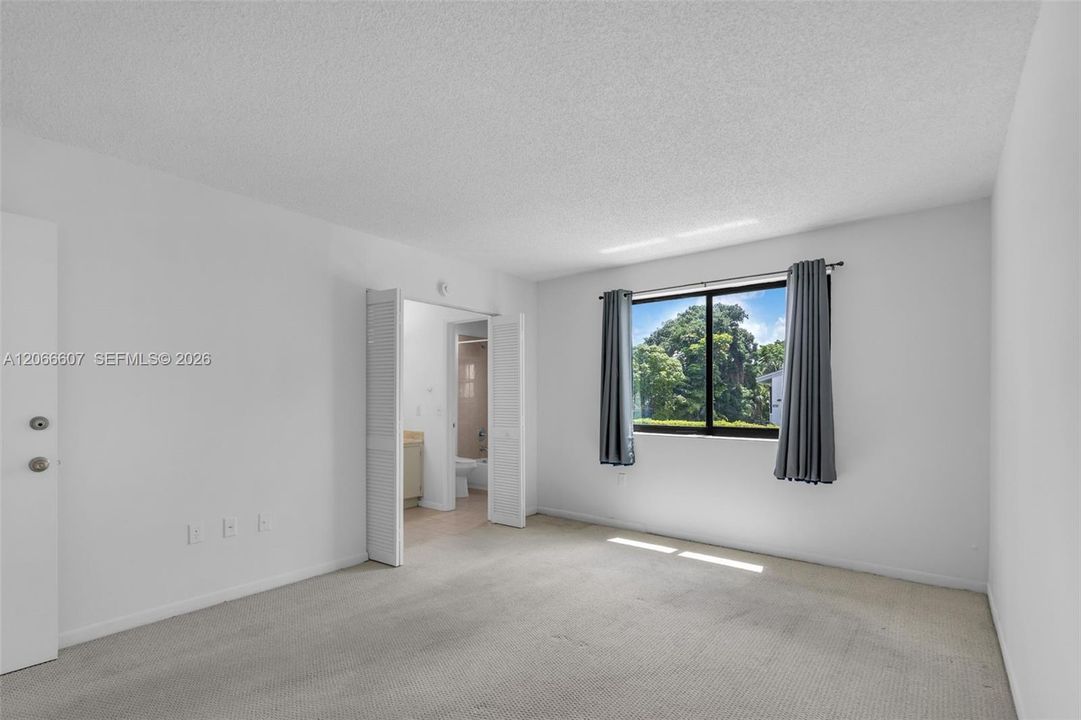 For Sale: $405,000 (3 beds, 2 baths, 1360 Square Feet)