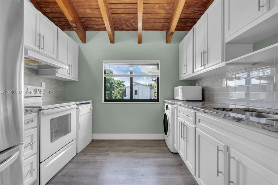 For Sale: $405,000 (3 beds, 2 baths, 1360 Square Feet)