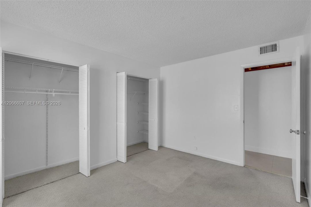 For Sale: $405,000 (3 beds, 2 baths, 1360 Square Feet)