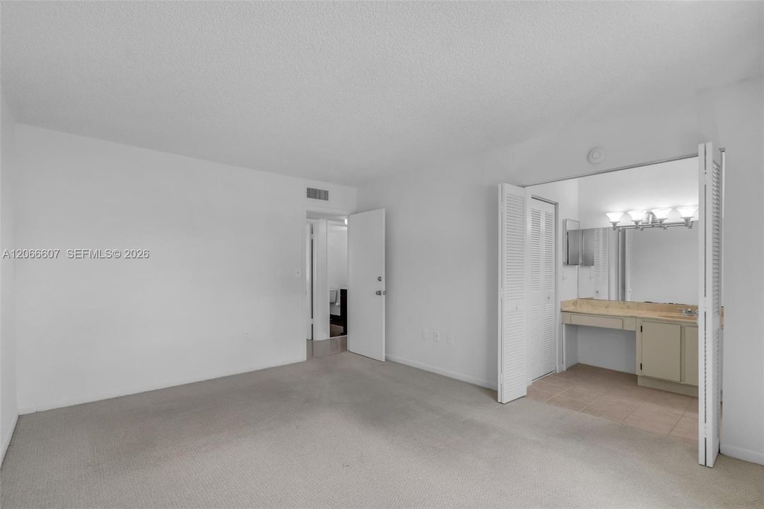 For Sale: $405,000 (3 beds, 2 baths, 1360 Square Feet)