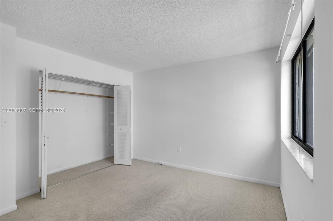 For Sale: $405,000 (3 beds, 2 baths, 1360 Square Feet)