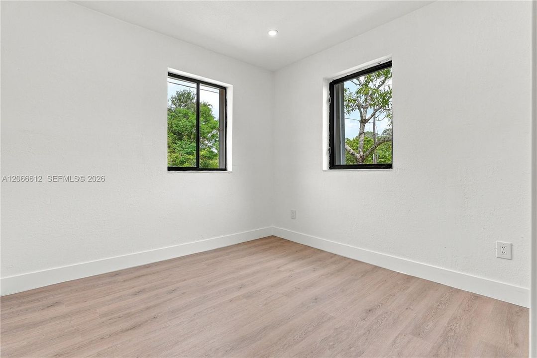 Activo con contrato: $480,000 (3 camas, 2 baños, 1066 Pies cuadrados)