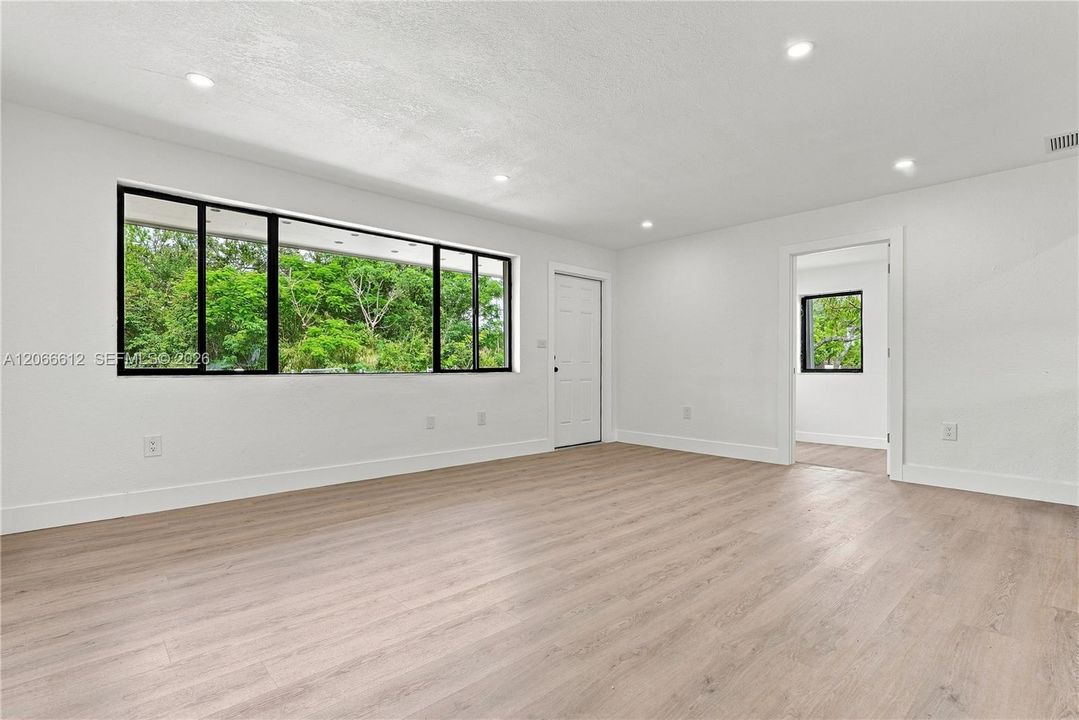 Activo con contrato: $480,000 (3 camas, 2 baños, 1066 Pies cuadrados)