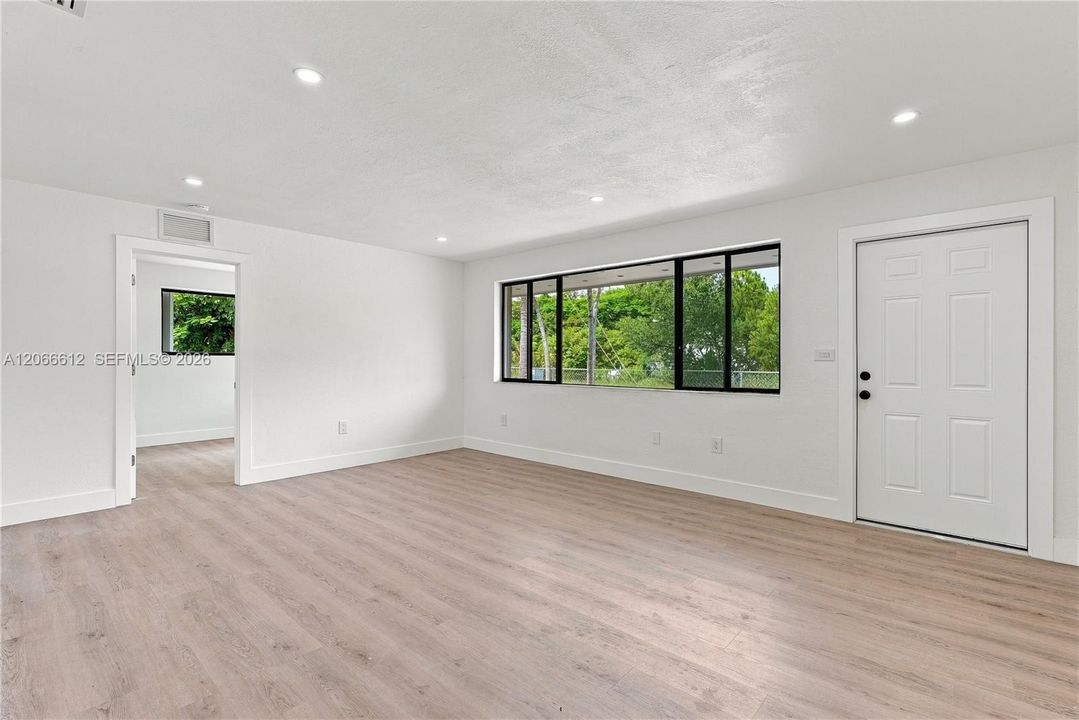 Activo con contrato: $480,000 (3 camas, 2 baños, 1066 Pies cuadrados)