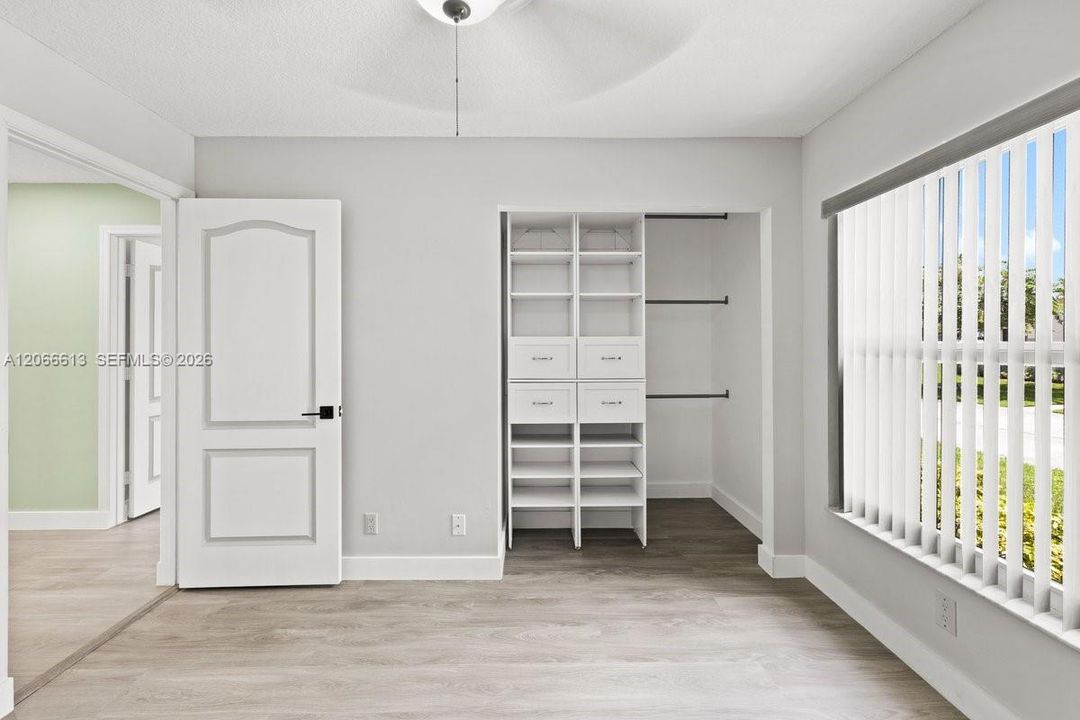 For Sale: $525,000 (3 beds, 2 baths, 1459 Square Feet)