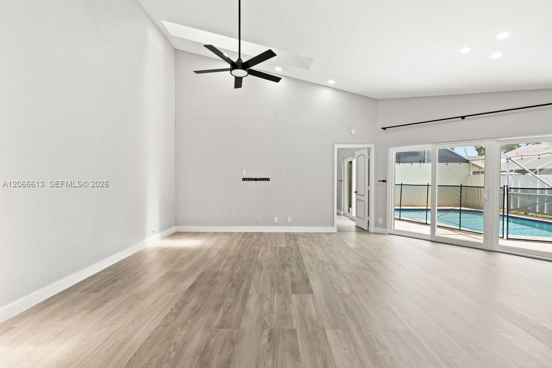 For Sale: $525,000 (3 beds, 2 baths, 1459 Square Feet)