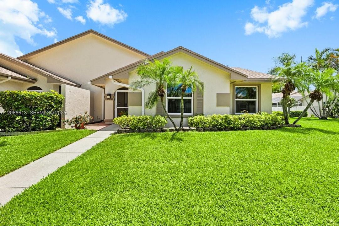 For Sale: $525,000 (3 beds, 2 baths, 1459 Square Feet)