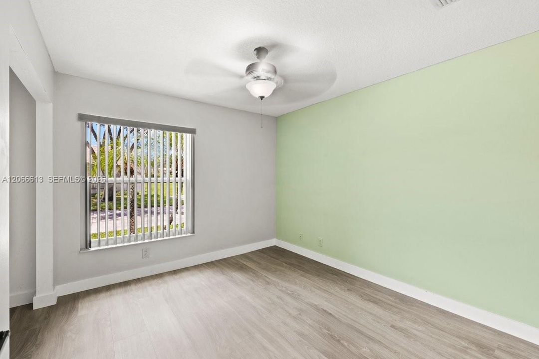 For Sale: $525,000 (3 beds, 2 baths, 1459 Square Feet)