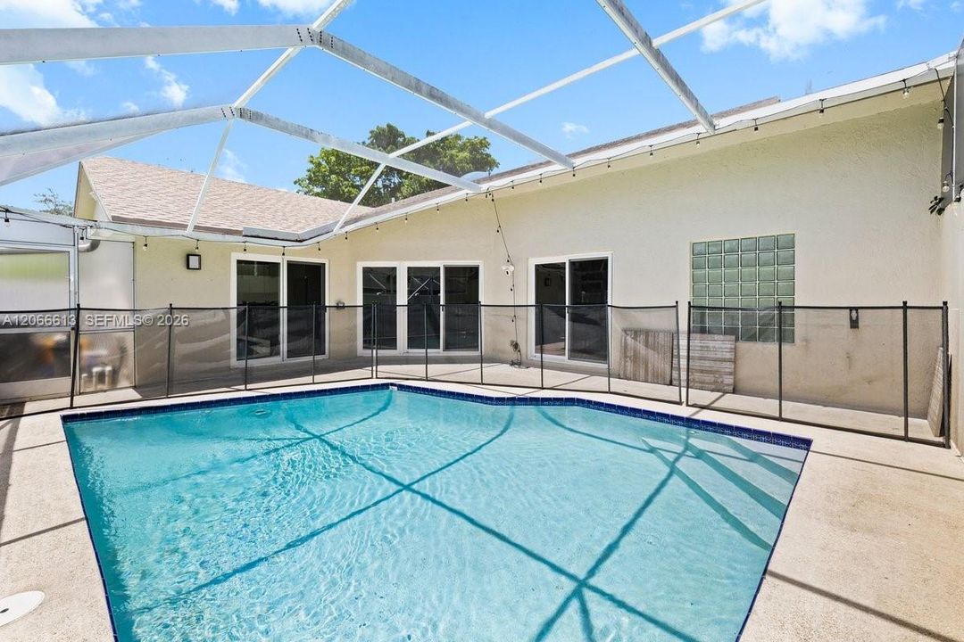 Pool at 9370