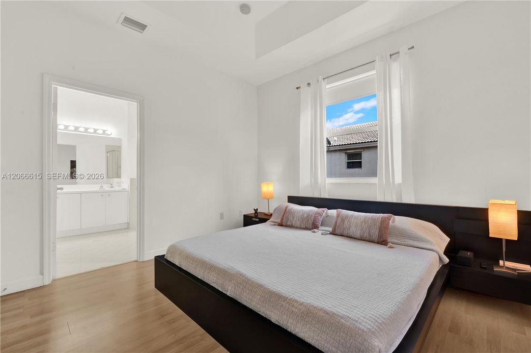 В аренду: $2,800 (3 спален, 2 ванн, 1416 Квадратных фут)
