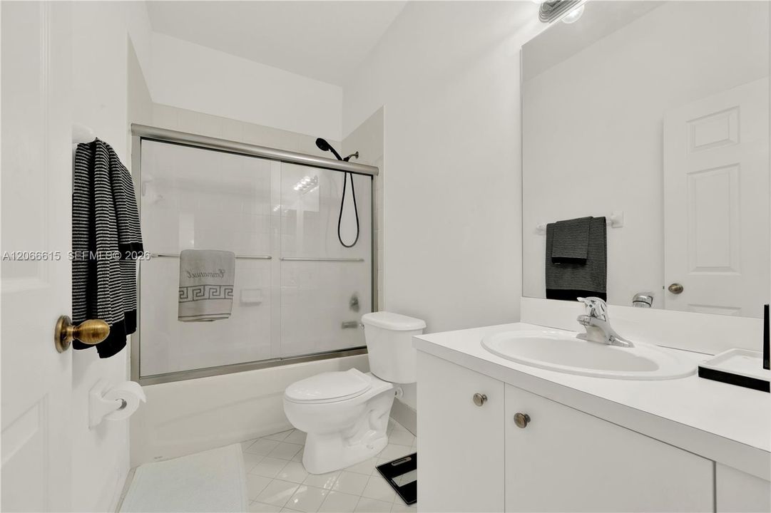 В аренду: $2,800 (3 спален, 2 ванн, 1416 Квадратных фут)