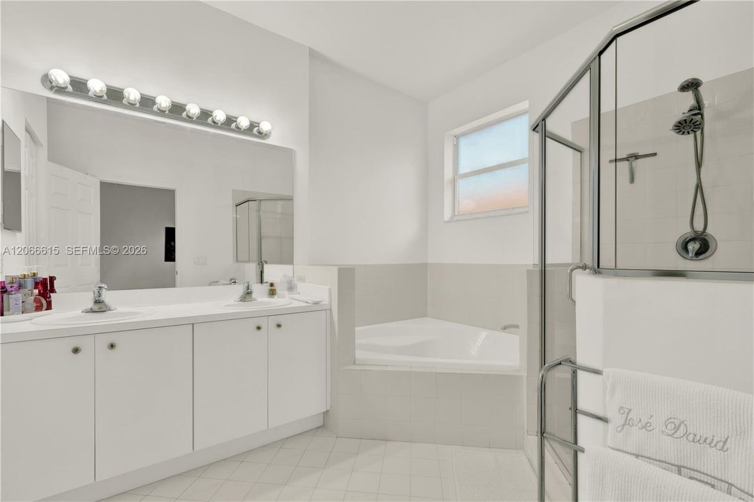 В аренду: $2,800 (3 спален, 2 ванн, 1416 Квадратных фут)