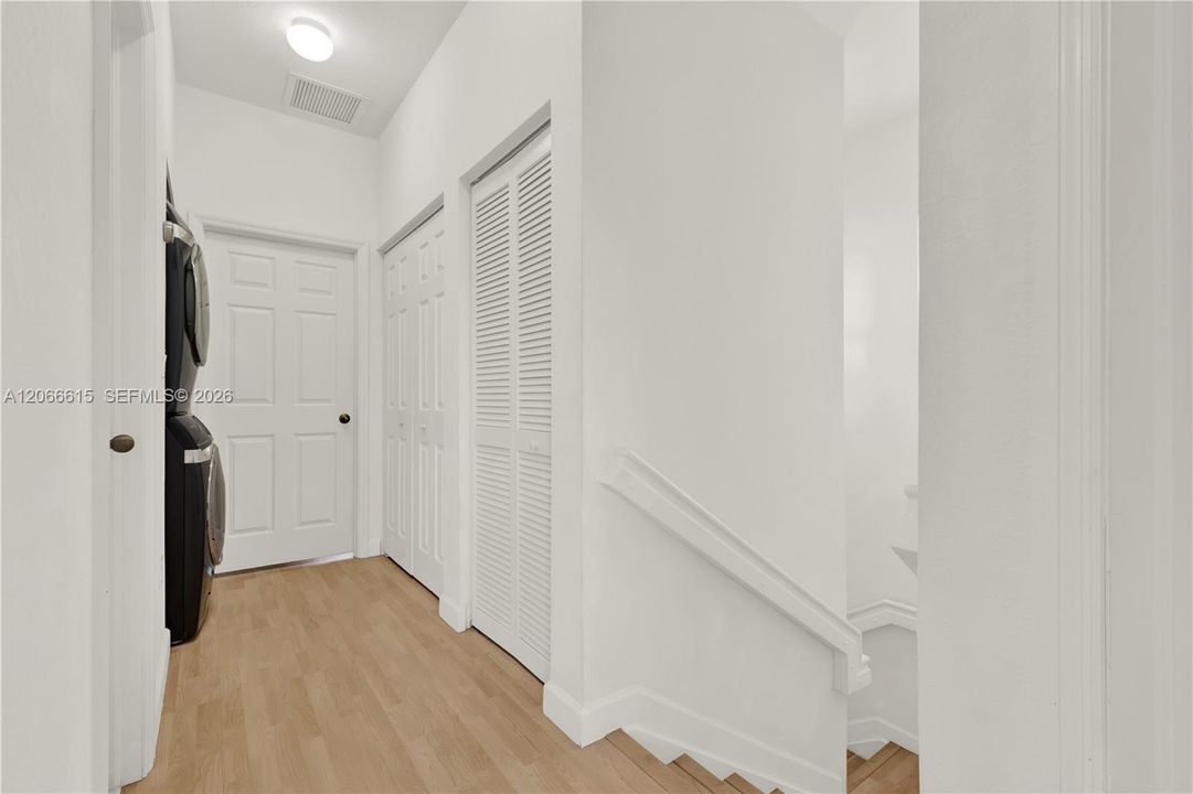 В аренду: $2,800 (3 спален, 2 ванн, 1416 Квадратных фут)