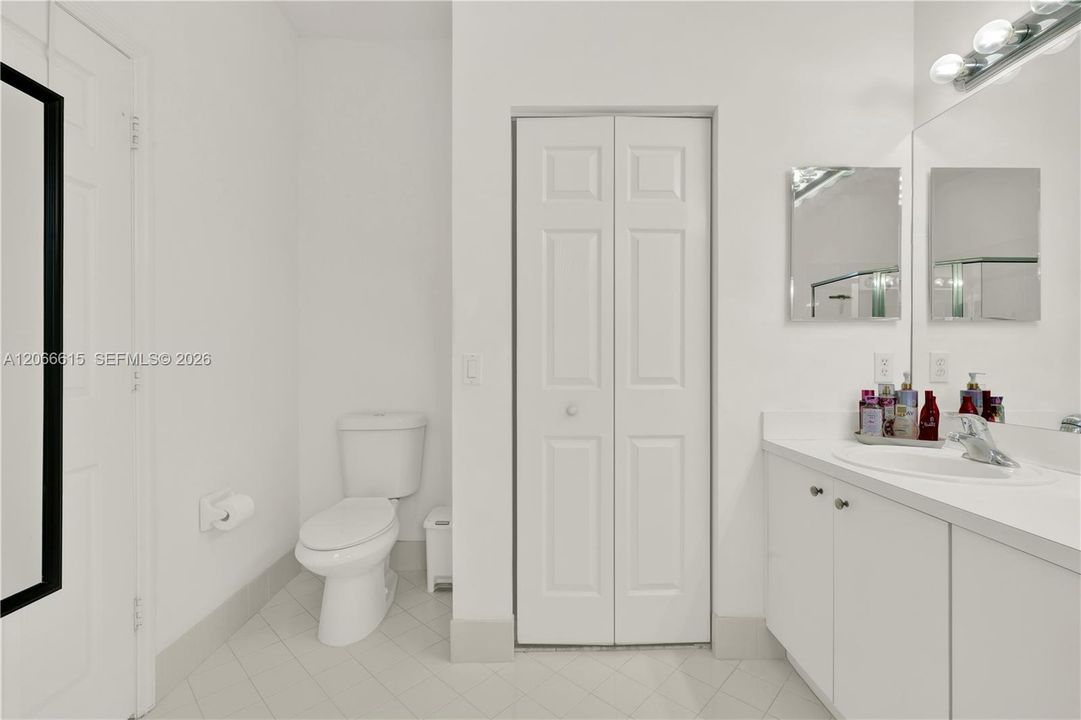 В аренду: $2,800 (3 спален, 2 ванн, 1416 Квадратных фут)