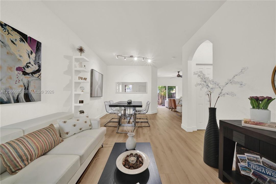 В аренду: $2,800 (3 спален, 2 ванн, 1416 Квадратных фут)