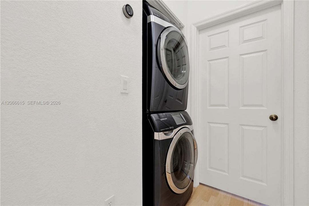 В аренду: $2,800 (3 спален, 2 ванн, 1416 Квадратных фут)