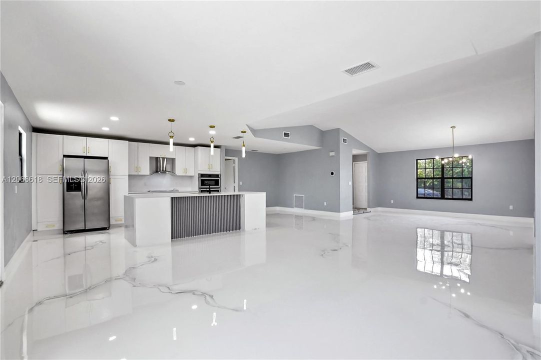 Activo con contrato: $364,900 (3 camas, 2 baños, 1744 Pies cuadrados)