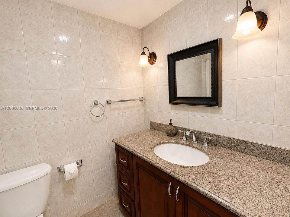 En Venta: $290,000 (1 camas, 1 baños, 943 Pies cuadrados)