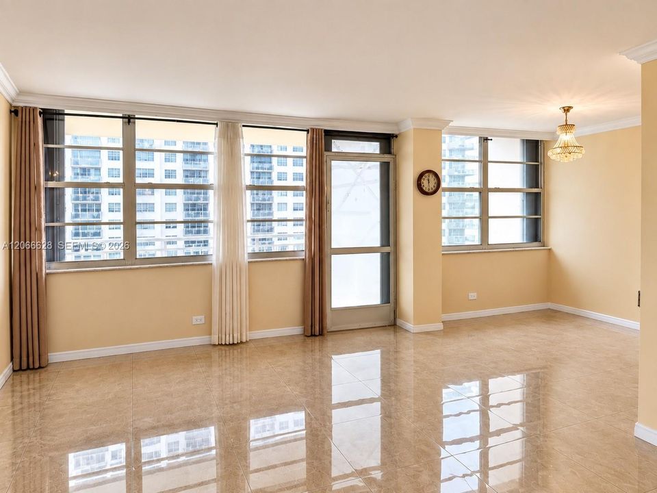 En Venta: $290,000 (1 camas, 1 baños, 943 Pies cuadrados)