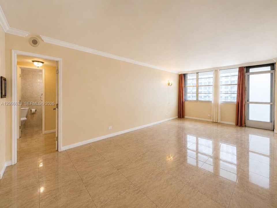 En Venta: $290,000 (1 camas, 1 baños, 943 Pies cuadrados)